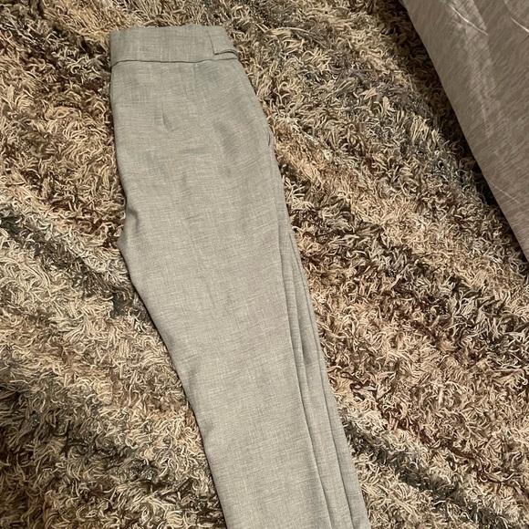 Express high waisted soft & sleek button tab skinny pants - Picture 4 of 8